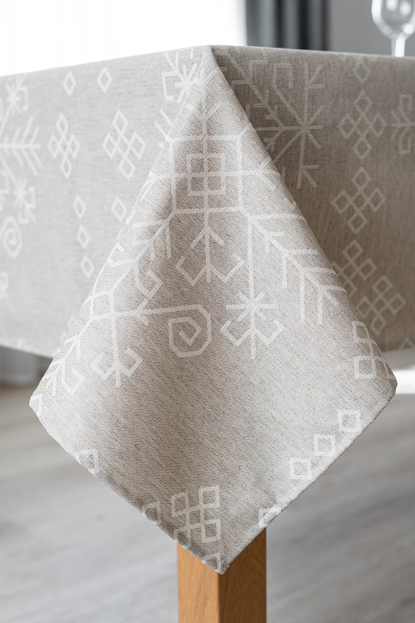 Water-Pro Doubleside Tablecloth Natural, Austra Tree Pattern