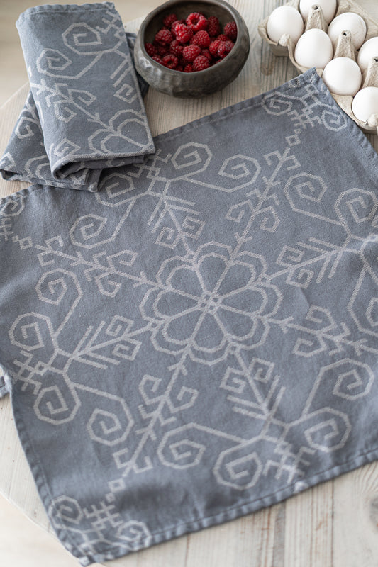 Lina virtuves dvielis ar Saules mandalu, tumši pelēks