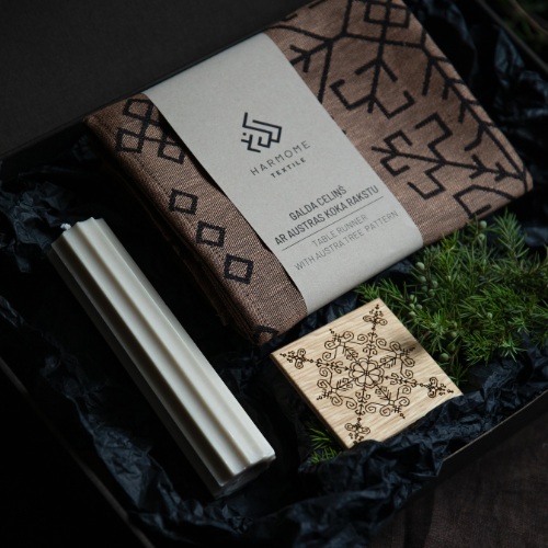 Personalizēta dāvanu iesaiņošana, kastē eleganti salikti HarmoMe produkti. Lieliska dāvana!