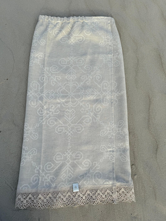 Pirts dvielis ar Austras koku izklāts, izcili redzams raksts no HarmoMe.