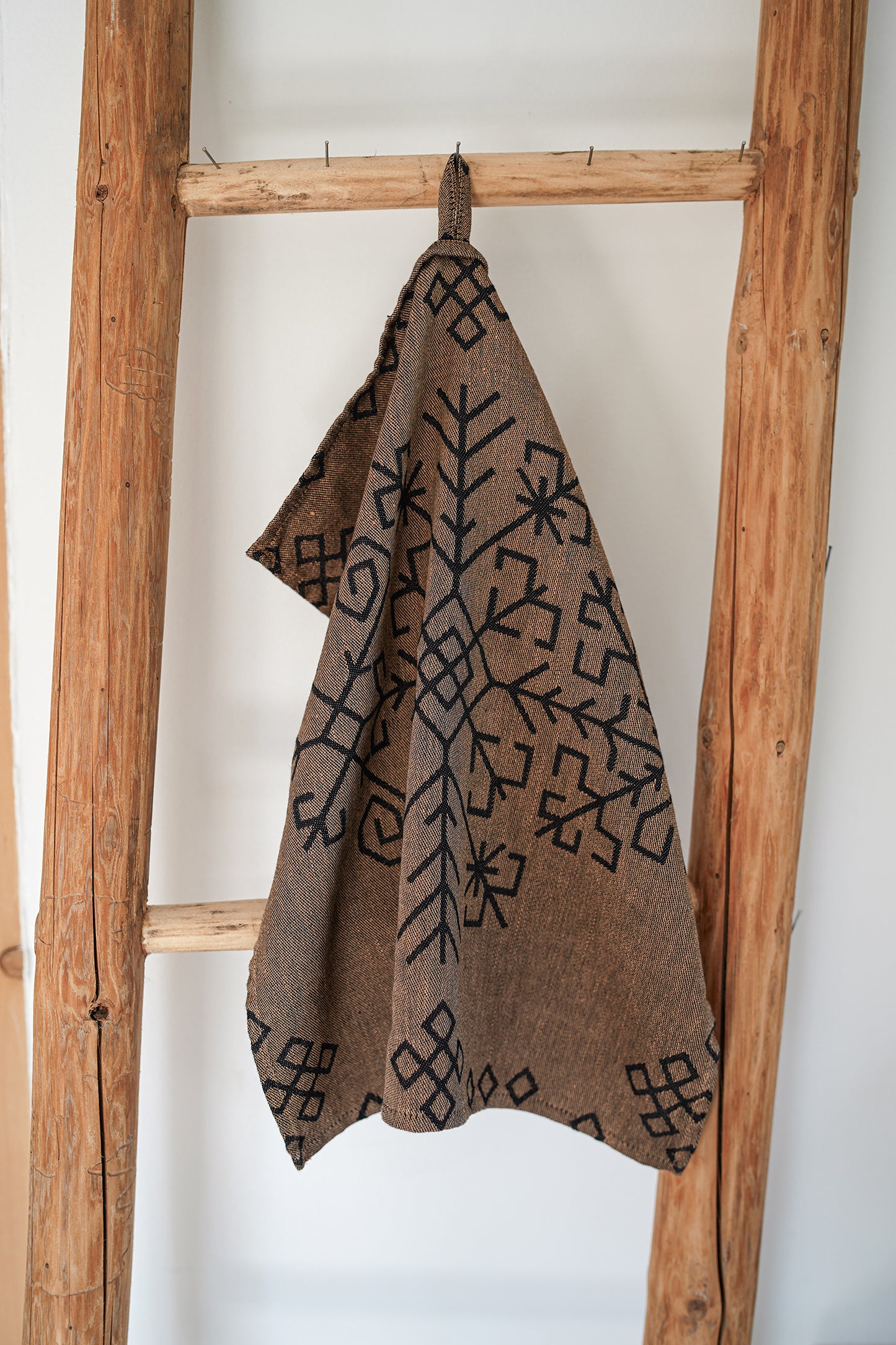 Linen Kitchen Towel Austra Tree Pattern, bronze/black