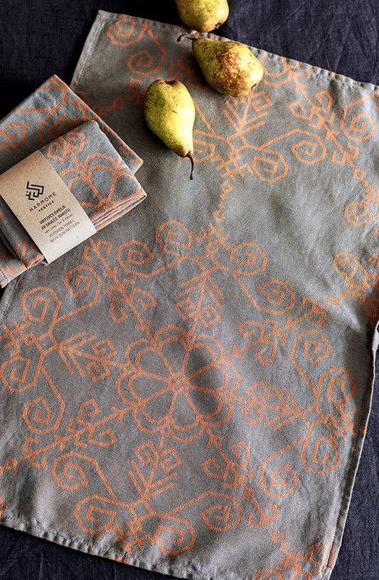 Lina virtuves dvielis ar Saules zīmi, pelēks/smilšu