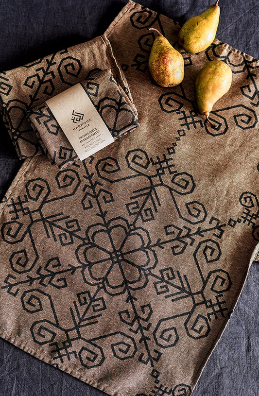 Lina virtuves dvielis ar Saules mandalu, bronza/melns