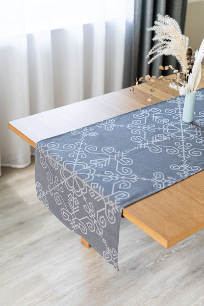 Lina galda celiņš ar Saules rakstu, pelēks