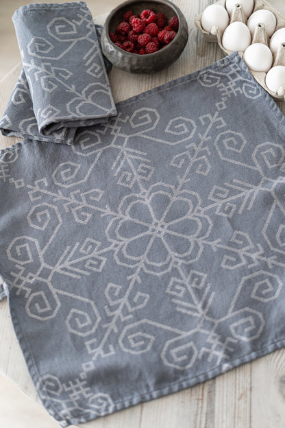 Lina virtuves dvielis ar Saules mandalu, tumši pelēks