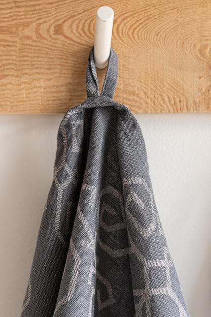 Lina virtuves dvielis ar Saules mandalu, tumši pelēks