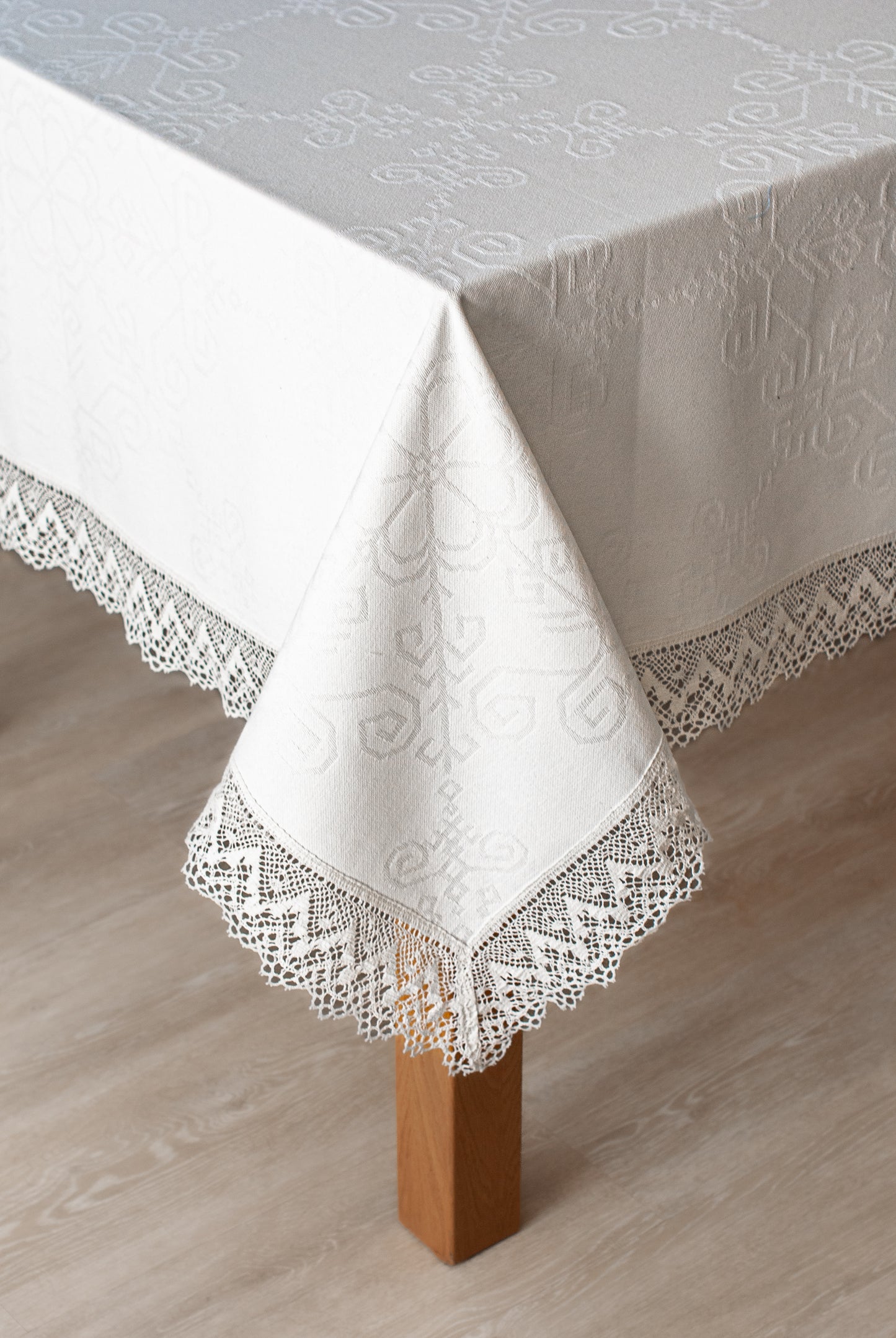 White Cotton Tablecloth with Lace