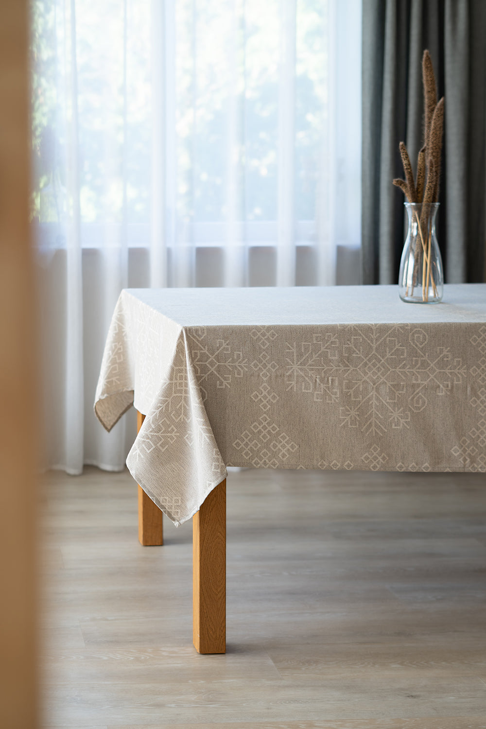 Bothsided Linen Tablecloth with Austra Tree Pattern, natural