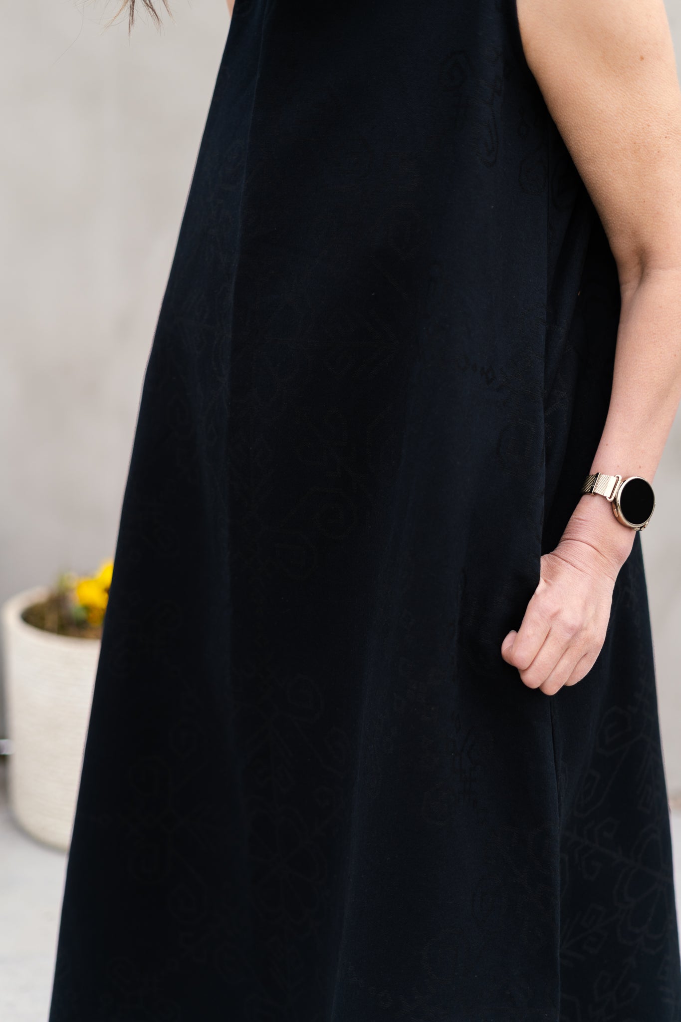 Linen Dress with Sun Symbol PLŪSTOŠĀ DZELME Flared, black