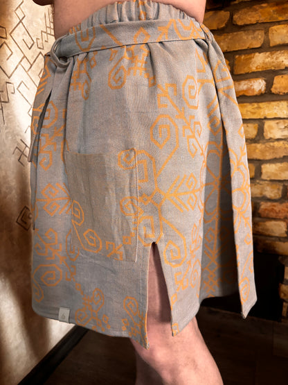 Vīriešu pirts svārki ar Saules simbolu, latviešu un baltu zīmēm pirtniekiem pirts rituālos